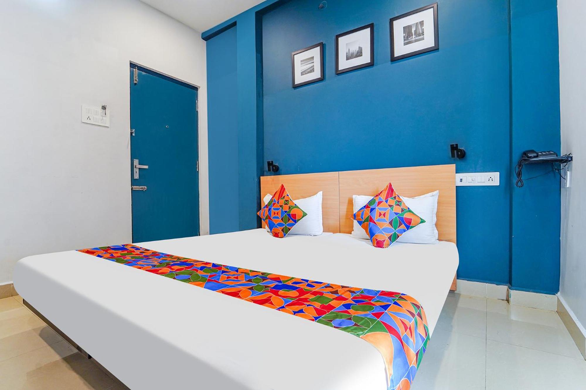 Fabexpress Silver Palace Hotel